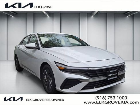 Used 2024 Hyundai Elantra SEL image 1