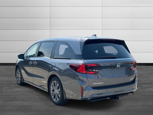 Used 2026 Honda Odyssey Touring image 3