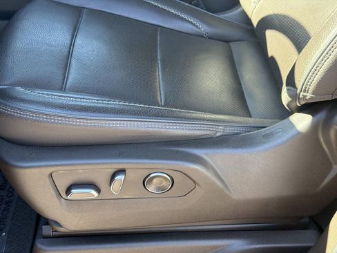 Used 2021 GMC Yukon Denali w/ Denali Premium Package image 26