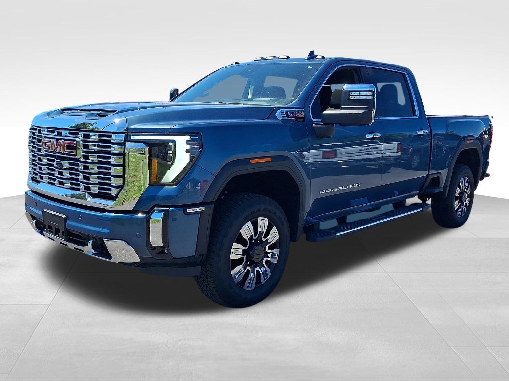 Used 2025 GMC Sierra 2500 Denali w/ Denali Reserve Package AWD/4WD image 3