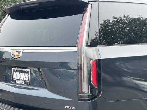Used 2021 Cadillac Escalade ESV Premium Luxury Platinum AWD/4WD image 30