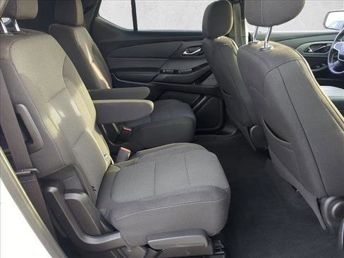 Used 2023 Chevrolet Traverse LT FWD image 19