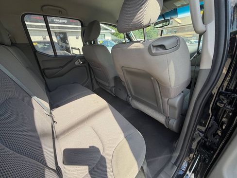 Used 2014 Nissan Frontier SV w/ SV Value Truck Package AWD/4WD image 16