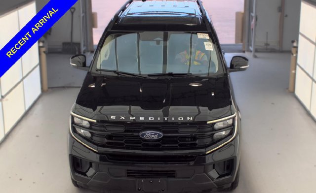 Used 2025 Ford Expedition Max Active AWD/4WD image 13