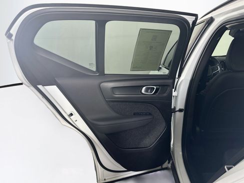 Used 2024 Volvo XC40 B5 Core w/ Protection Package AWD/4WD image 27