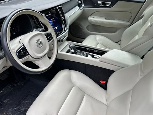 Used 2023 Volvo S60 B5 Plus w/ Climate Package image 10