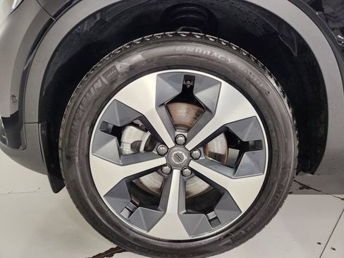 Certified 2026 Volvo XC40 B5 Plus AWD/4WD image 8