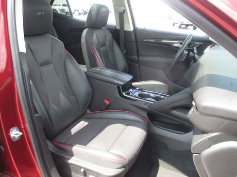 Used 2023 Buick Envision Essence w/ Sport Touring Package AWD/4WD image 21