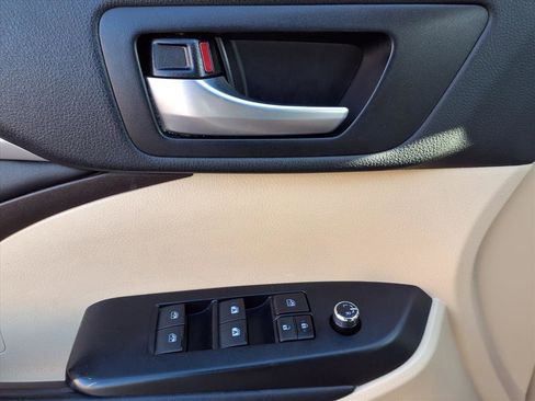Certified 2019 Toyota Highlander XLE image 19