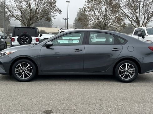 Used 2023 Kia Forte LXS image 7