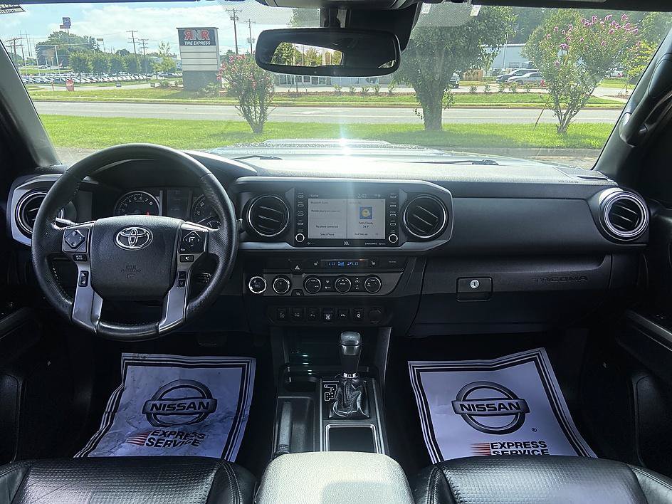 Used 2020 Toyota Tacoma TRD Sport w/ TRD Premium Sport Package AWD/4WD image 28