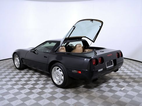 Used 1996 Chevrolet Corvette Coupe RWD image 10