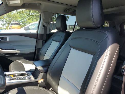 Certified 2023 Ford Explorer XLT w/ Equipment Group 202A AWD/4WD image 14