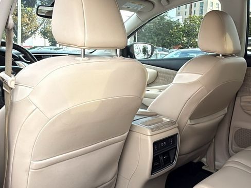 Used 2019 Nissan Murano SL w/ Cargo Package image 17