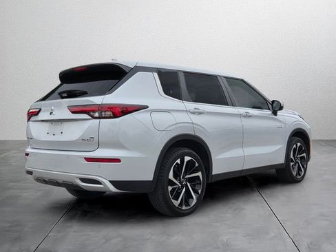 Used 2025 Mitsubishi Outlander SE AWD/4WD image 4