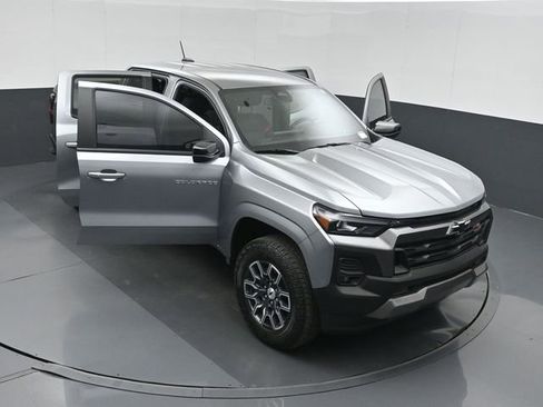 Used 2024 Chevrolet Colorado Z71 w/ Z71 Convenience Package 2 AWD/4WD image 49