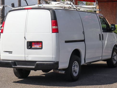 Used 2014 Chevrolet Express 2500 image 11