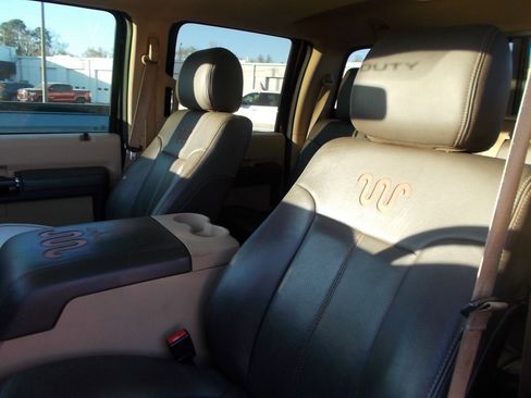 Used 2016 Ford F250 King Ranch w/ King Ranch w/Chrome Package image 39