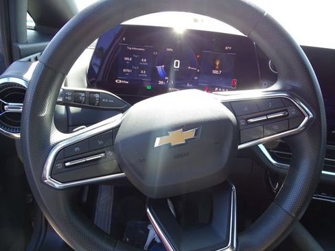 Certified 2025 Chevrolet Equinox EV LT FWD image 15