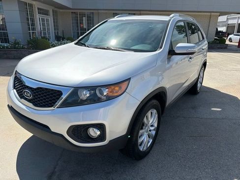 Used 2011 Kia Sorento EX w/ Premium Pkg FWD image 2