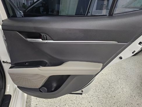 Used 2020 Toyota Camry SE image 28