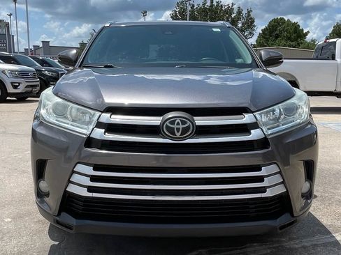 Used 2017 Toyota Highlander XLE FWD image 7