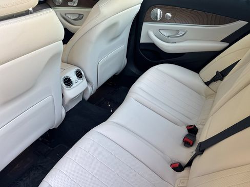 Used 2022 Mercedes-Benz E 350 Sedan image 11