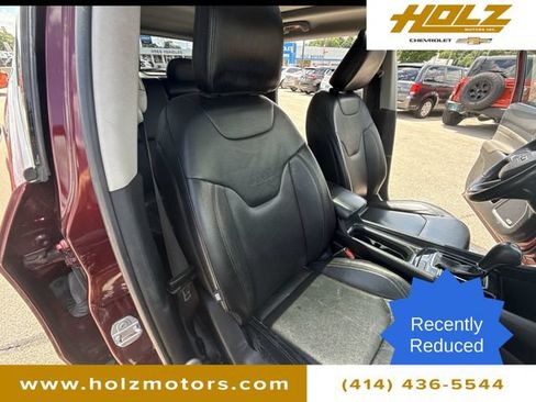 Used 2022 Jeep Compass Latitude w/ Sun and Sound Group AWD/4WD image 28