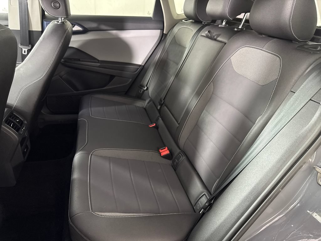 Used 2024 Volkswagen Taos SE w/ Panoramic Sunroof Package FWD image 13