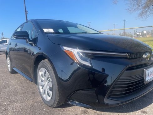 New 2026 Toyota Corolla LE image 9