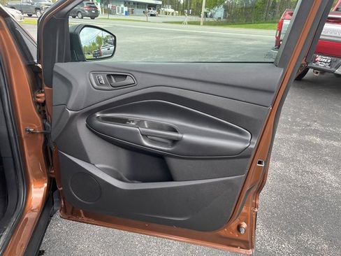 Used 2017 Ford Escape S FWD image 33