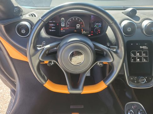 Used 2017 McLaren 570S image 18