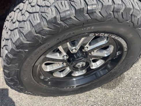 Used 2013 GMC Sierra 2500 SLT w/ SLT Convenience Package AWD/4WD image 11