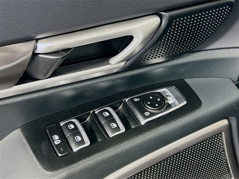 Certified 2025 Kia Telluride LX image 19