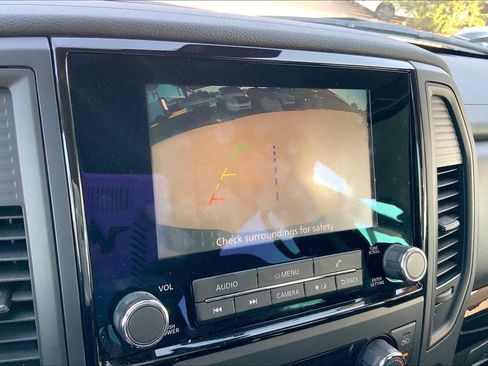 Used 2024 Nissan Titan SV w/ SV Convenience Package image 23