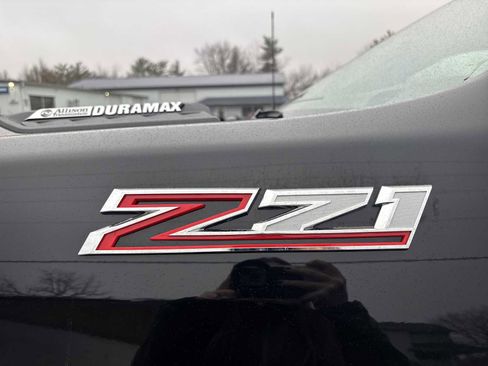 Used 2025 Chevrolet Silverado 3500 LTZ w/ LTZ Premium Package image 19