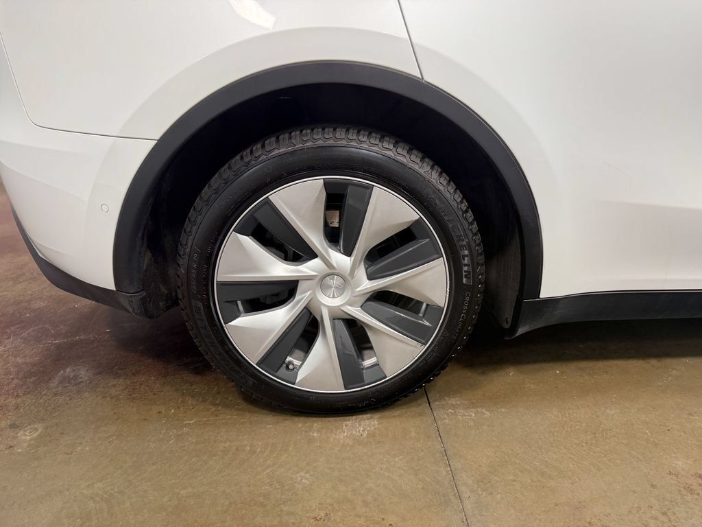 Used 2021 Tesla Model Y Long Range AWD/4WD image 89