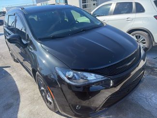 Used 2019 Chrysler Pacifica Touring-L Plus w/ Advanced Safetytec Group video 1