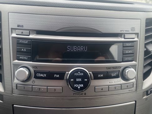 Used 2011 Subaru Outback 2.5i Premium image 12