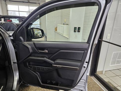 Used 2025 Toyota Tacoma TRD Sport w/ TRD Sport Premium Package image 14