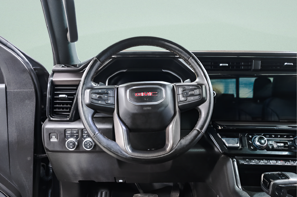 Used 2024 GMC Sierra 1500 AT4 w/ Technology Package AWD/4WD image 10