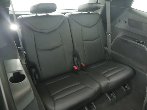 Used 2022 Cadillac XT6 Premium Luxury image 11