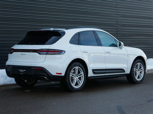 Certified 2025 Porsche Macan image 23
