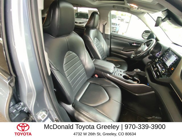 Used 2022 Toyota Highlander XLE AWD/4WD image 26