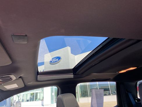 Used 2023 Chevrolet Colorado LT w/ LT Convenience Package II image 12