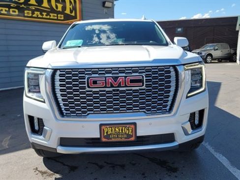 Used 2022 GMC Yukon XL Denali AWD/4WD image 3