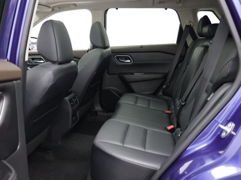 Used 2021 Nissan Rogue SV w/ Premium Package FWD image 27
