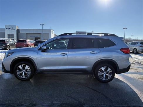 Used 2024 Subaru Ascent Premium w/ Convenience Package image 7