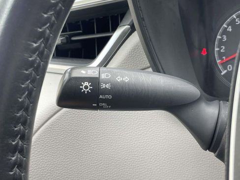 Used 2022 Toyota Corolla Cross LE image 19