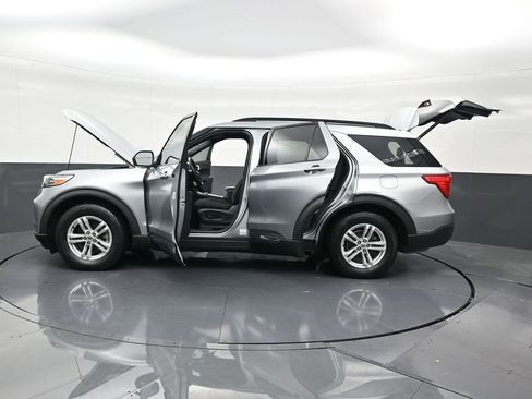 Used 2020 Ford Explorer XLT image 35